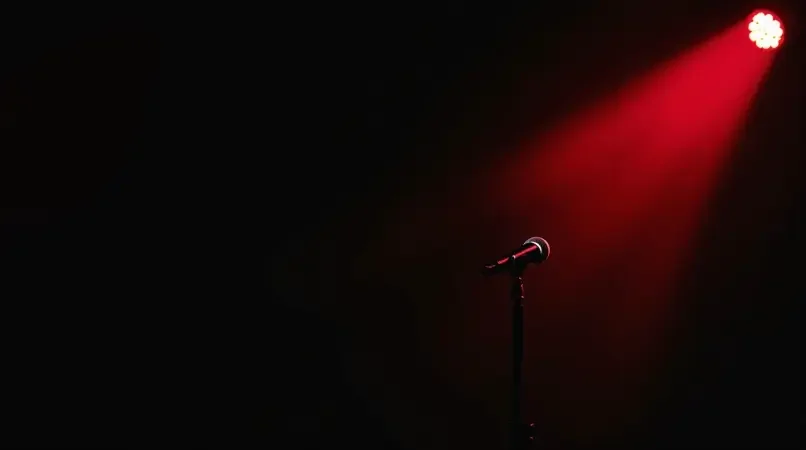 老牌歌手演唱会假唱实锤，对口型视频走红 - 今日吃瓜大赛娱乐爆料配图